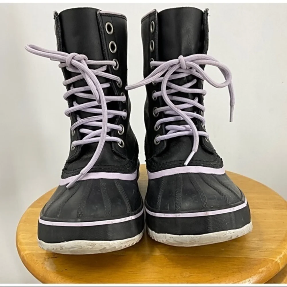 Sorel premium handcrafted natural rubber waterproof boot 7